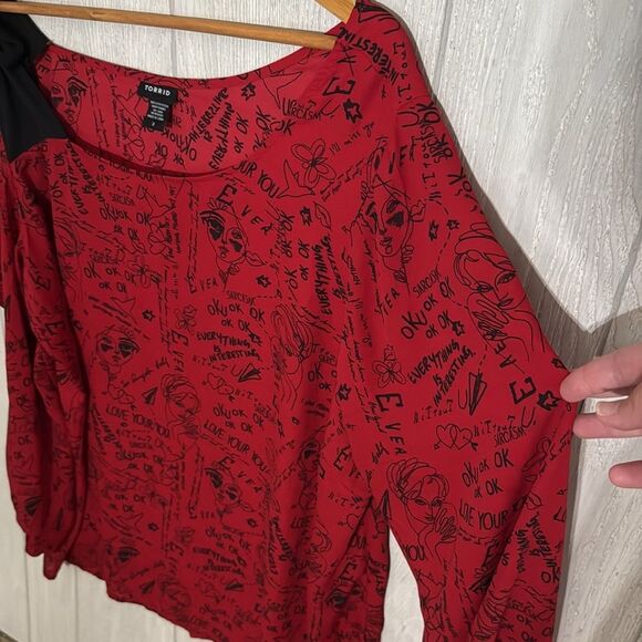 Torrid Graphic cold shoulder top - Picture 7 of 7